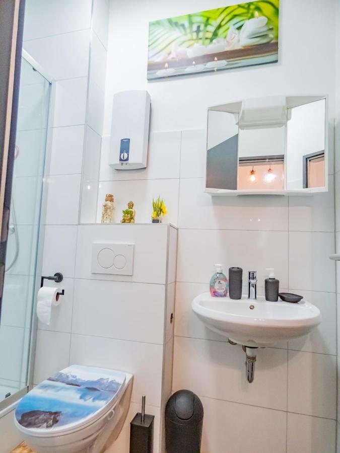 #221 Moderne City Wohnung Im Herzen Von Neuss Buitenkant foto